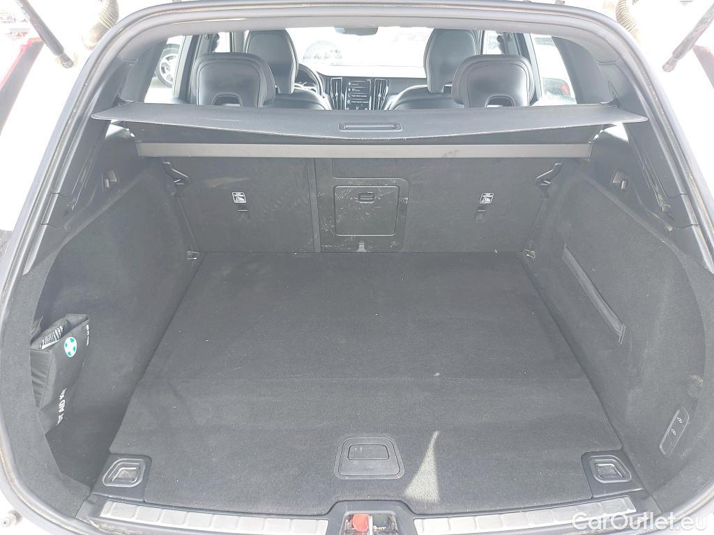 Volvo  XC60 VOLVO  / 2017 / 5P / todoterreno 2.0 T8 AWD R-Design Auto #8