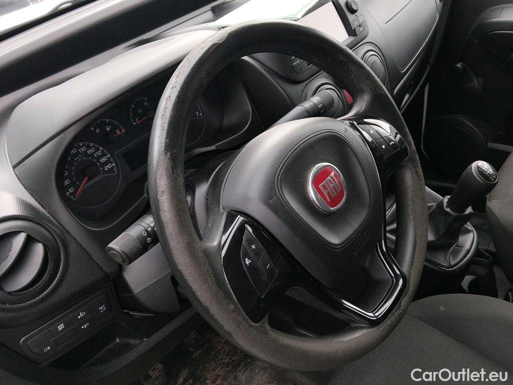  Fiat  Fiorino FIAT  / 2016 / 3P / furgón derivado de turismo Cargo Base 1.3 Mjet 59kW (80CV) E6 #30