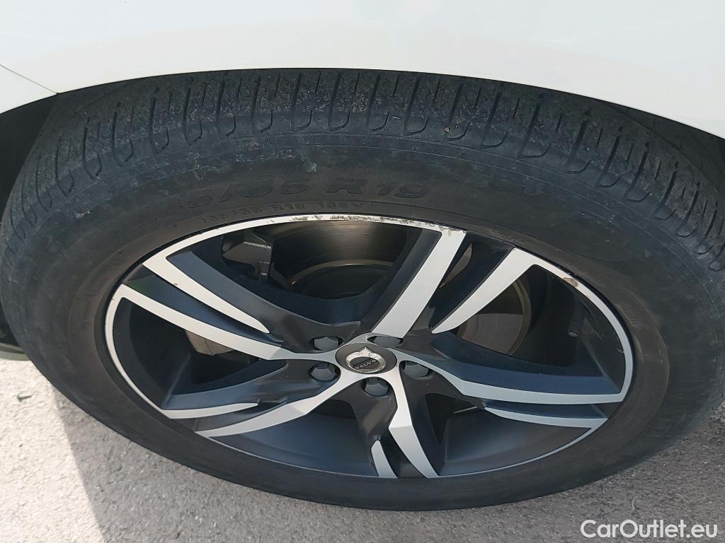 Volvo  XC60 VOLVO  / 2017 / 5P / todoterreno 2.0 T8 AWD R-Design Auto #6