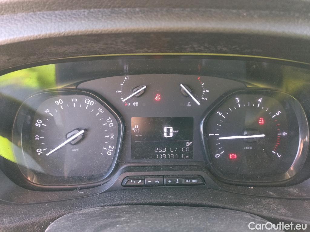 Opel  Vivaro OPEL  / 2019 / 4P / combi 1.5 Diésel 88kW (120CV) M Std Express #4