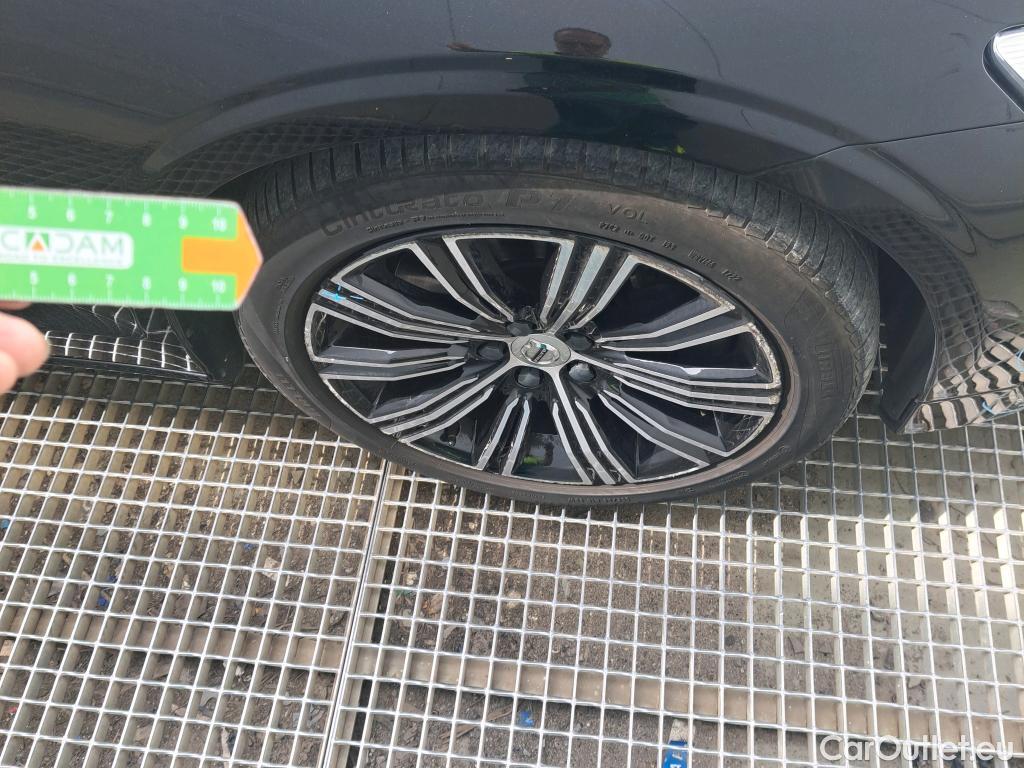  Volvo  S60 VOLVO  / 2019 / 4P / sedán 2.0 T8 AWD Inscription Auto #17