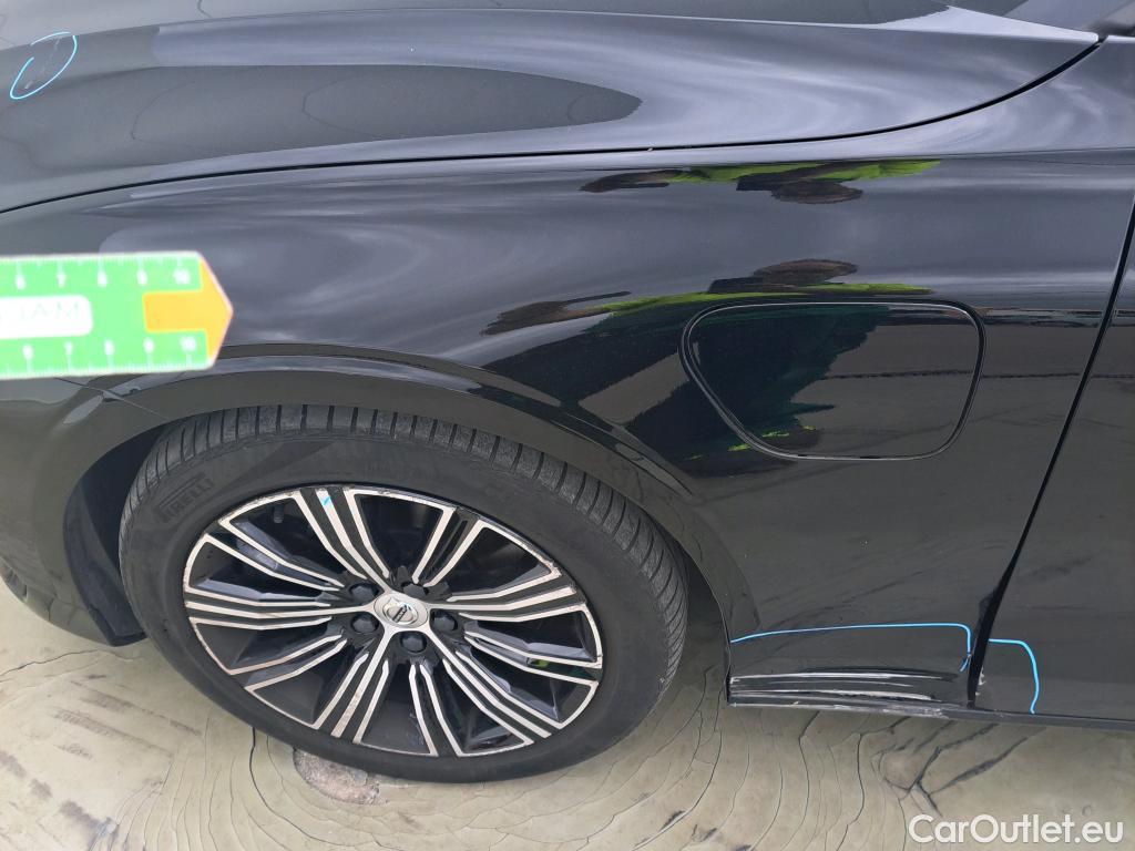  Volvo  S60 VOLVO  / 2019 / 4P / sedán 2.0 T8 AWD Inscription Auto #9