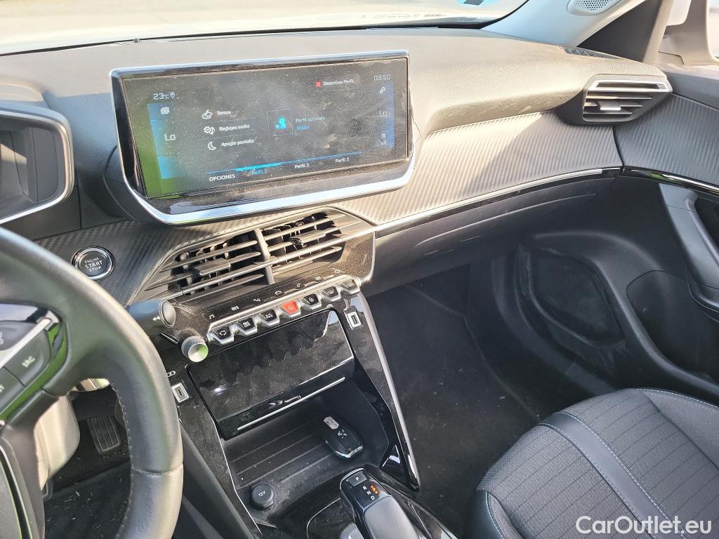 Peugeot  2008  Allure Pack 1.2 PureTech 130CV AT8 E6d #14