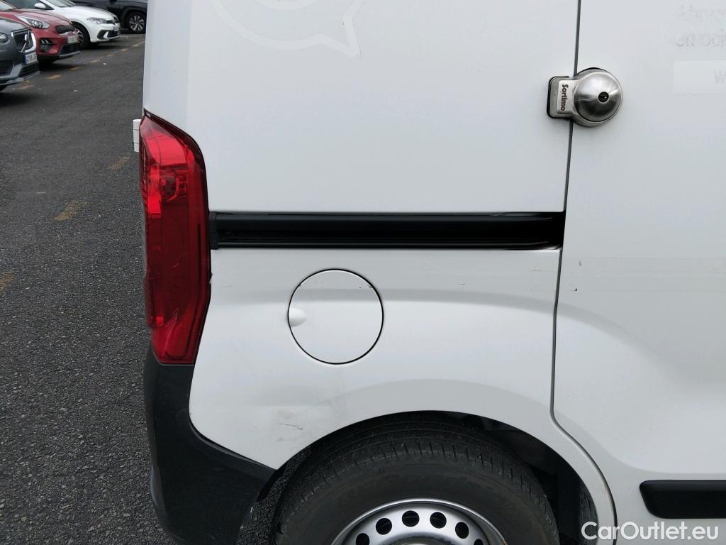  Fiat  Fiorino FIAT  / 2016 / 3P / furgón derivado de turismo Cargo Base 1.3 Mjet 59kW (80CV) E6 #15