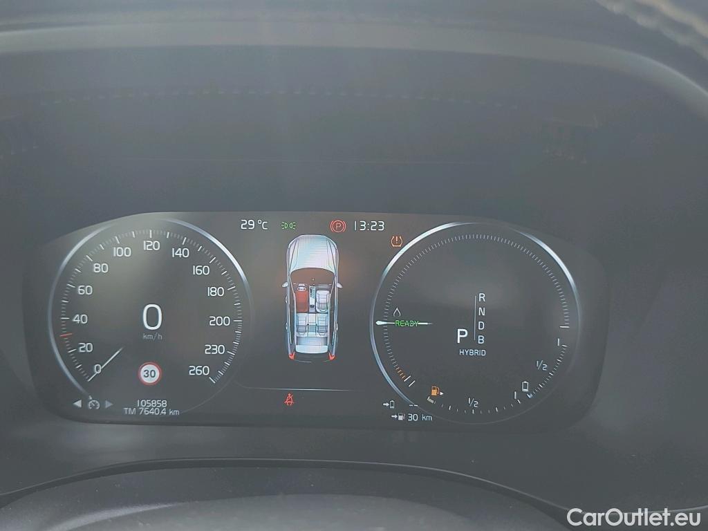 Volvo  XC60 VOLVO  / 2017 / 5P / todoterreno 2.0 T8 AWD R-Design Auto #32