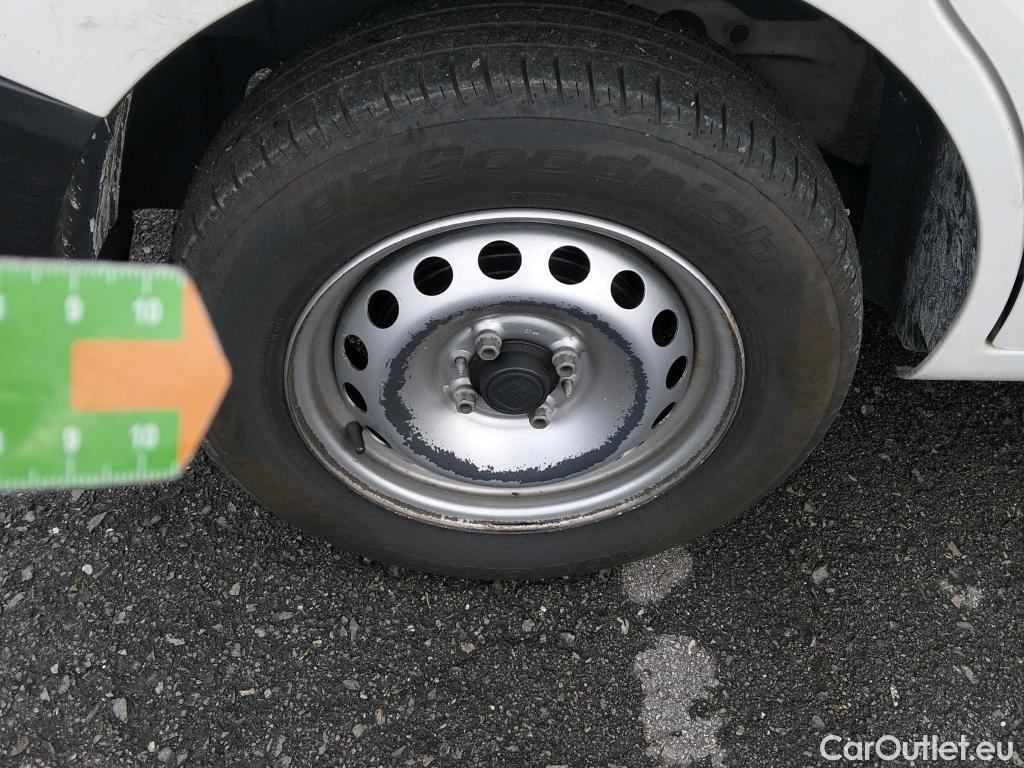 Fiat  Fiorino FIAT  / 2016 / 3P / furgón derivado de turismo Cargo Base 1.3 Mjet 59kW (80CV) E6 #41