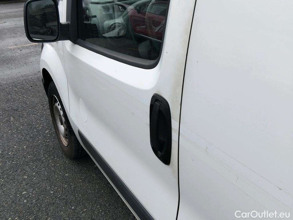  Fiat  Fiorino FIAT  / 2016 / 3P / furgón derivado de turismo Cargo Base 1.3 Mjet 59kW (80CV) E6 #19