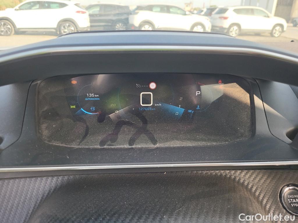 Peugeot  2008  Allure Pack 1.2 PureTech 130CV AT8 E6d #4