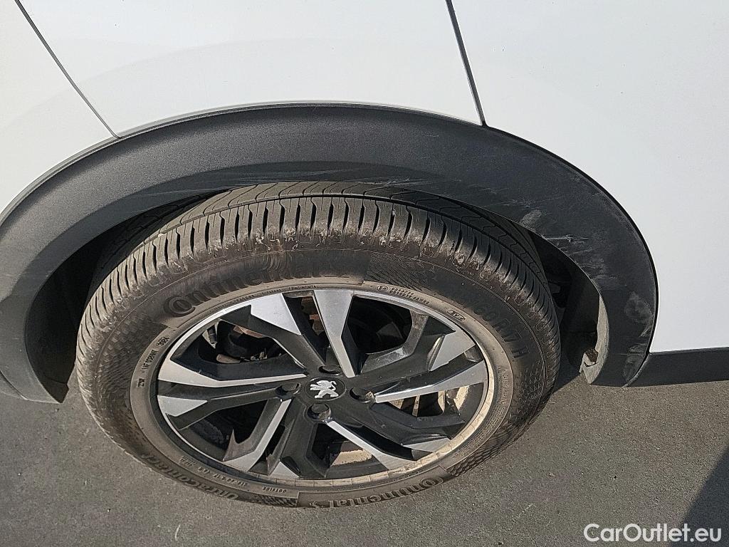Peugeot  2008  Allure Pack 1.2 PureTech 130CV AT8 E6d #13