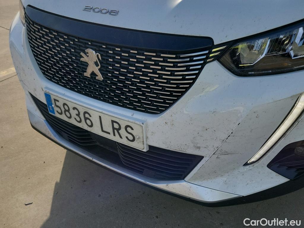 Peugeot  2008  Allure Pack 1.2 PureTech 130CV AT8 E6d #26