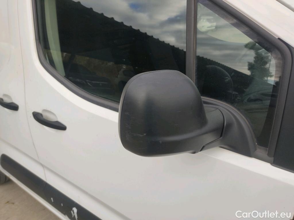 Peugeot  Partner PEUGEOT  / 2018 / 3P / furgón derivado de turismo Pro Standard 600kg BlueHDi 73kW (AC) #58