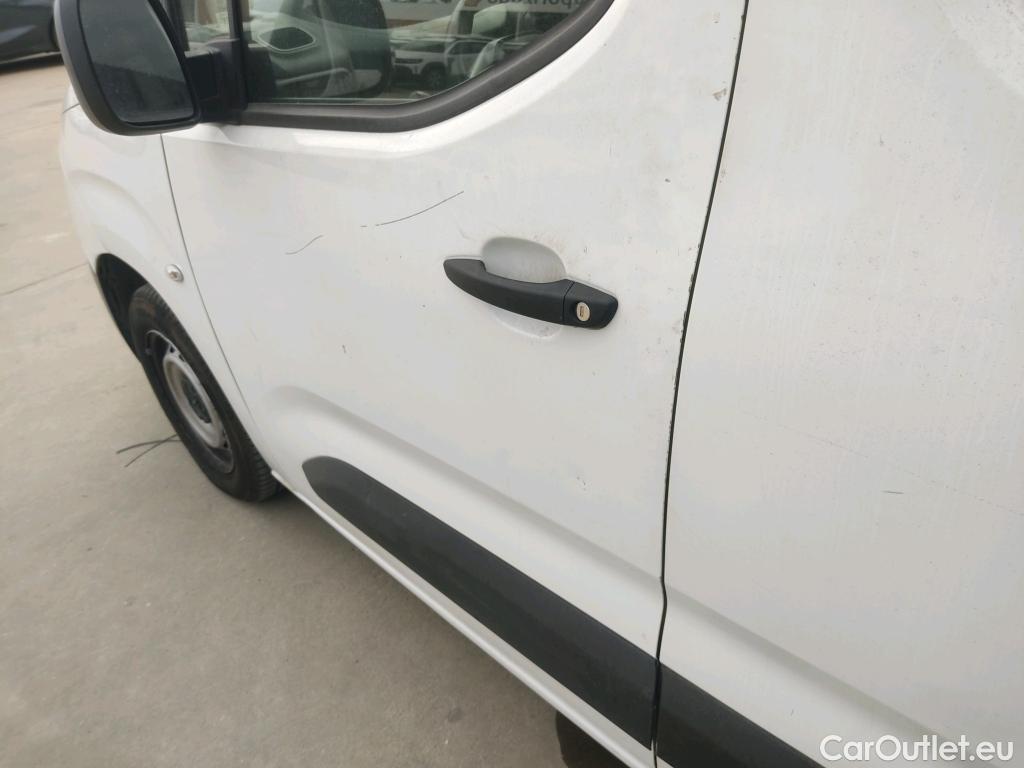 Peugeot  Partner PEUGEOT  / 2018 / 3P / furgón derivado de turismo Pro Standard 600kg BlueHDi 73kW (AC) #28