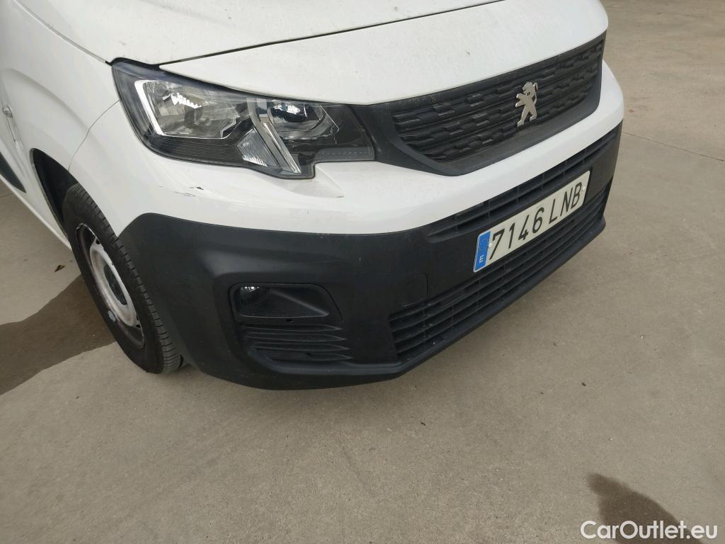 Peugeot  Partner PEUGEOT  / 2018 / 3P / furgón derivado de turismo Pro Standard 600kg BlueHDi 73kW (AC) #36