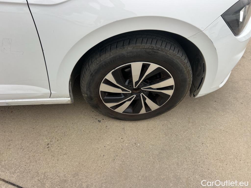  Volkswagen  Polo VOLKSWAGEN  / 2017 / 5P / berlina con portón Advance 1.0 TSI 70kW (95CV) #37