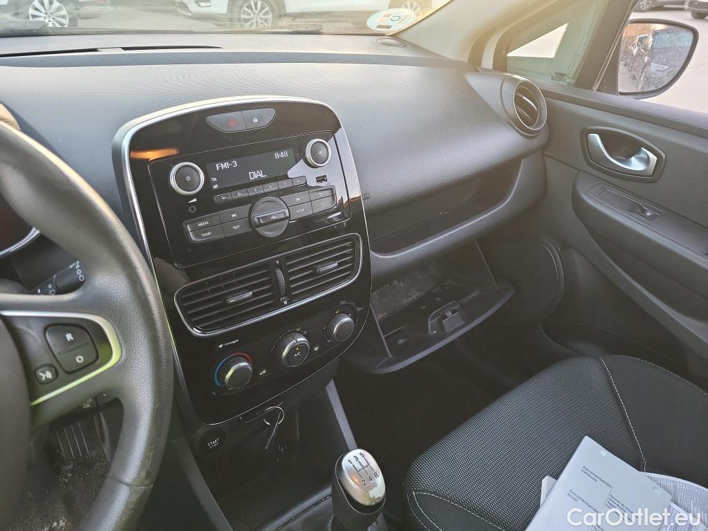 Renault  Clio RENAULT  / 2016 / 5P / berlina con portón Business dCi 55kW (75CV) -18 #13