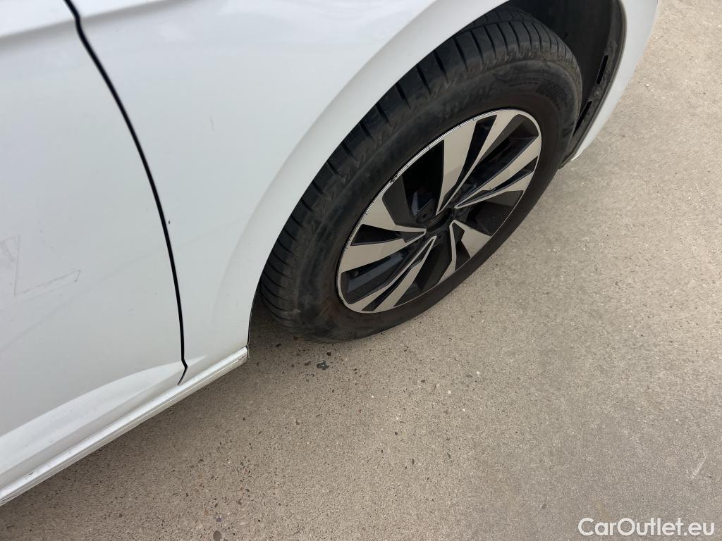  Volkswagen  Polo VOLKSWAGEN  / 2017 / 5P / berlina con portón Advance 1.0 TSI 70kW (95CV) #38