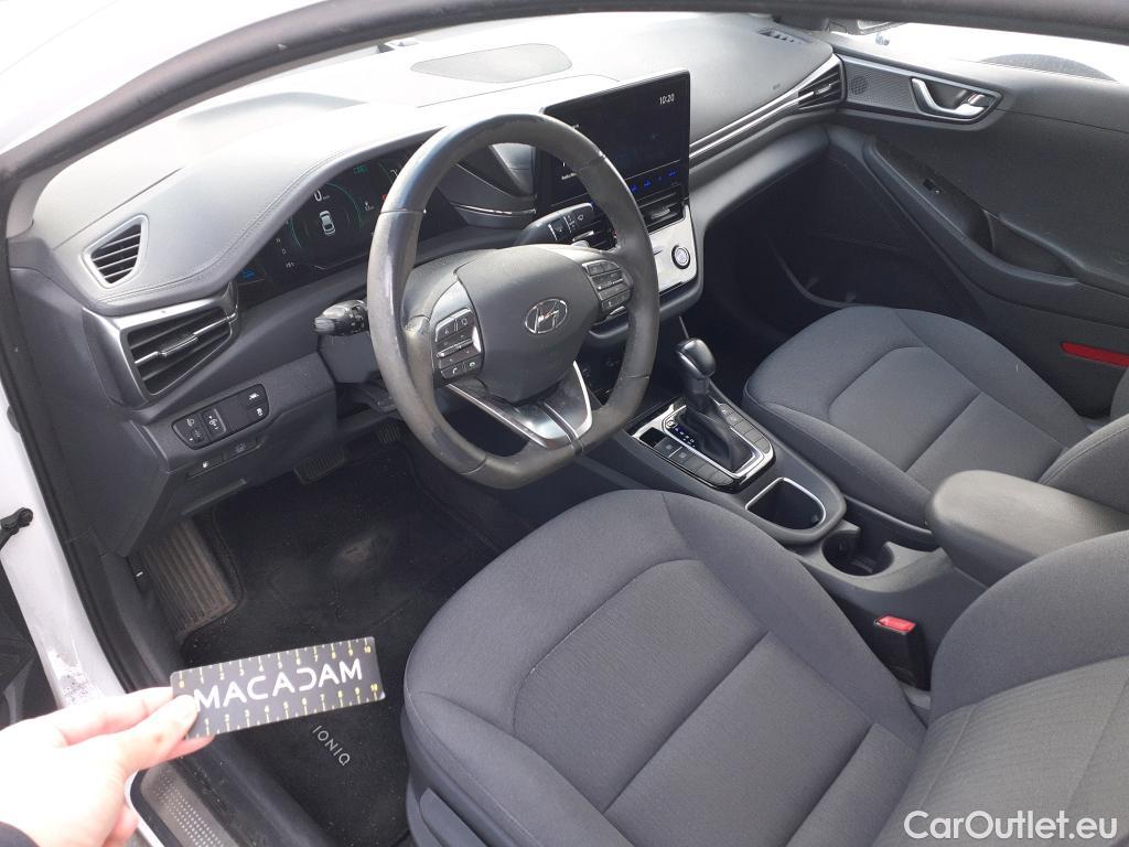 Hyundai   Ioniq HYUNDAI / 2019 / 5P / berlina con portón 1.6 GDI HEV Tecno DT #42