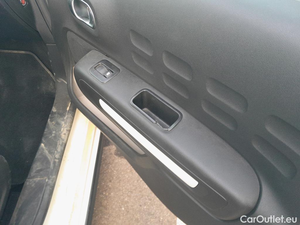 Citroen  C3 CITROEN  / 2016 / 5P / berlina con portón BlueHDi 73KW (100CV) S&S FEEL #1