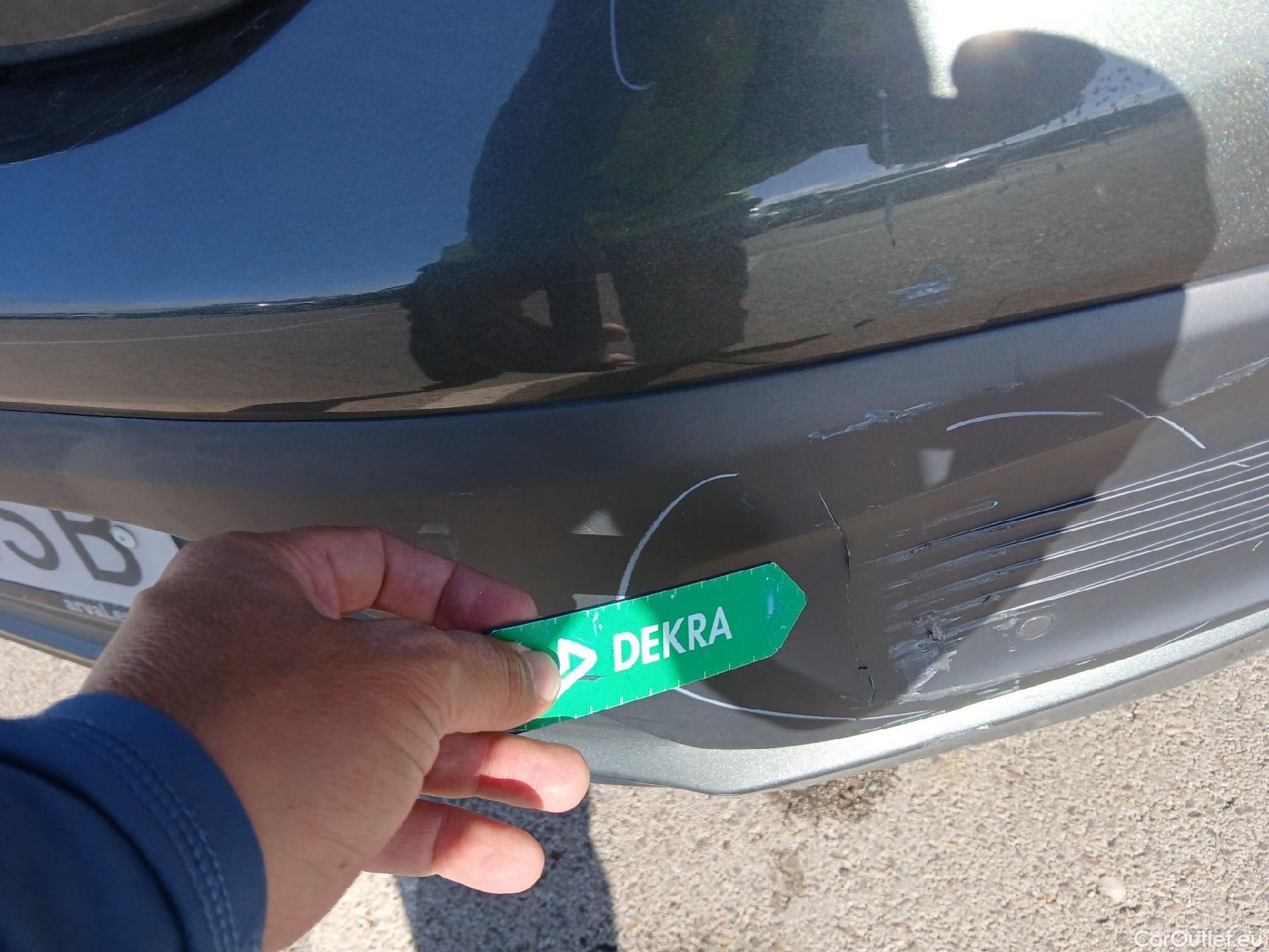 Hyundai   Ioniq HYUNDAI / 2019 / 5P / berlina con portón 1.6 GDI HEV Tecno DCT #23
