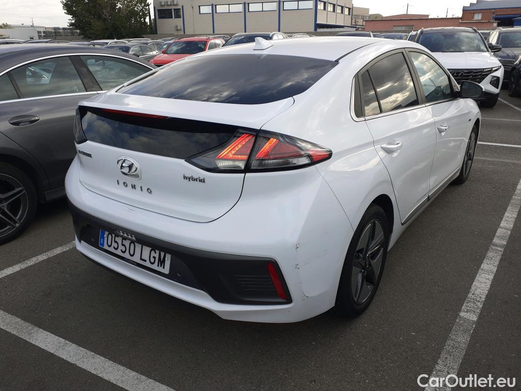 Hyundai   Ioniq HYUNDAI / 2019 / 5P / berlina con portón 1.6 GDI HEV Tecno DT #2