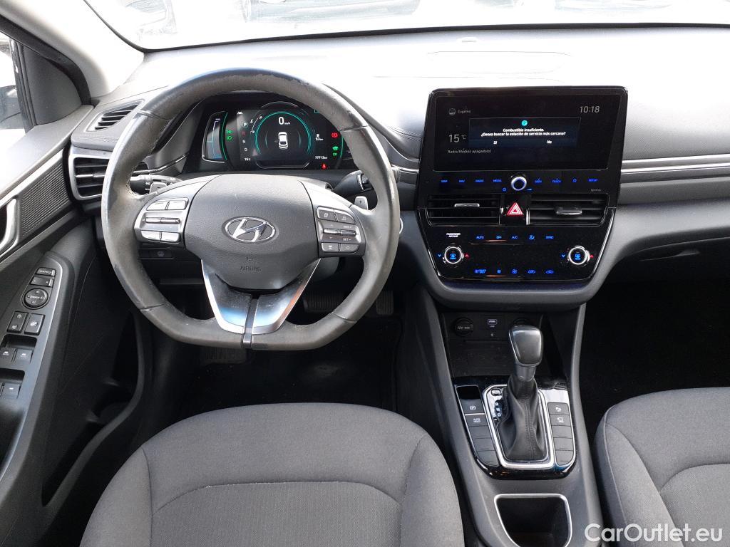 Hyundai   Ioniq HYUNDAI / 2019 / 5P / berlina con portón 1.6 GDI HEV Tecno DT #3