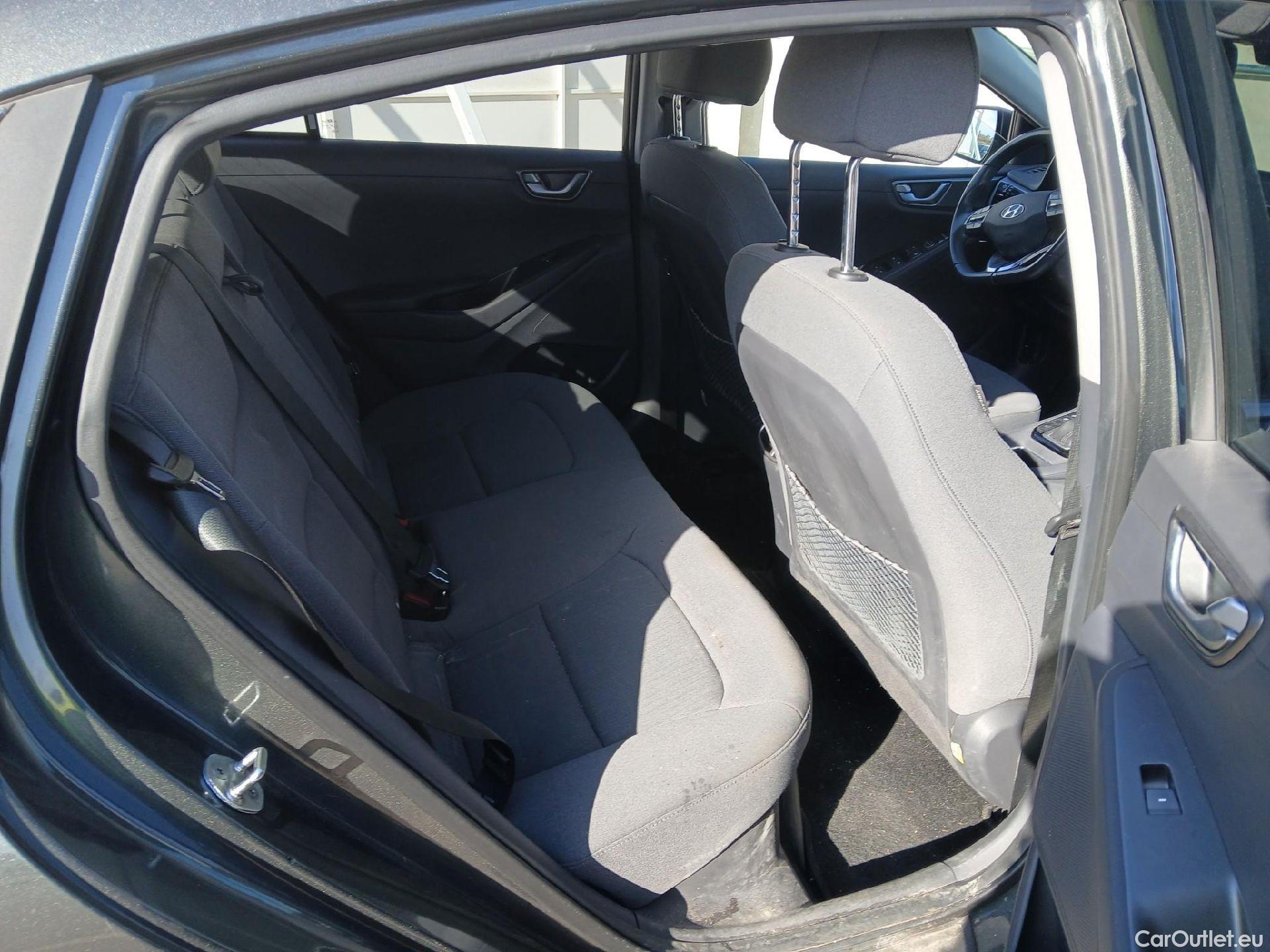 Hyundai   Ioniq HYUNDAI / 2019 / 5P / berlina con portón 1.6 GDI HEV Tecno DCT #7