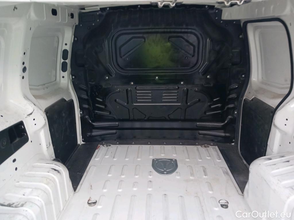Fiat  Fiorino FIAT  / 2016 / 4P / furgón derivado de turismo Cargo Base N1 1.3 MJet 59 kW (80 CV) #8
