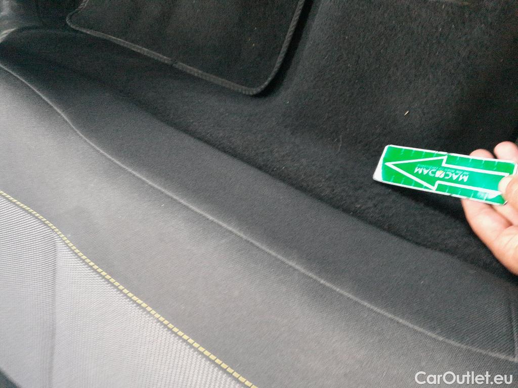 Citroen  C3 CITROEN  / 2016 / 5P / berlina con portón BlueHDi 73KW (100CV) S&S FEEL #3