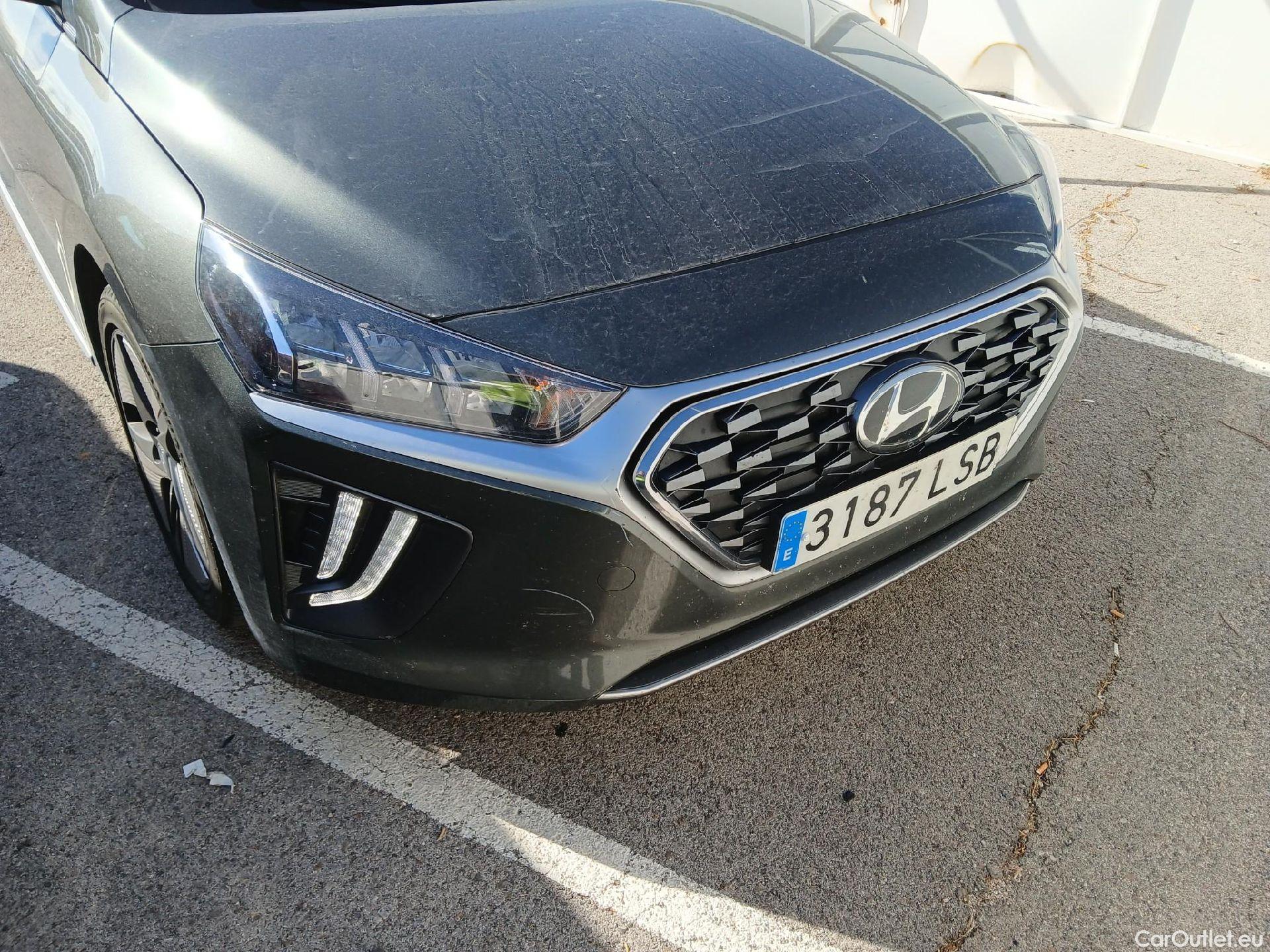 Hyundai   Ioniq HYUNDAI / 2019 / 5P / berlina con portón 1.6 GDI HEV Tecno DCT #8