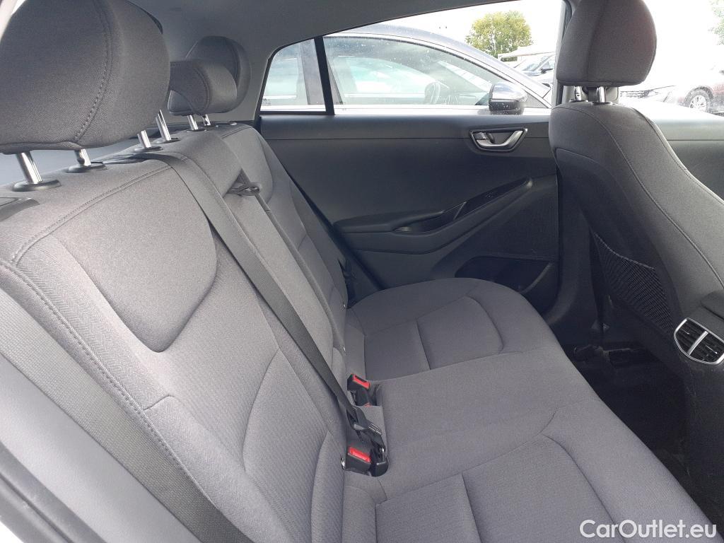 Hyundai   Ioniq HYUNDAI / 2019 / 5P / berlina con portón 1.6 GDI HEV Tecno DT #7