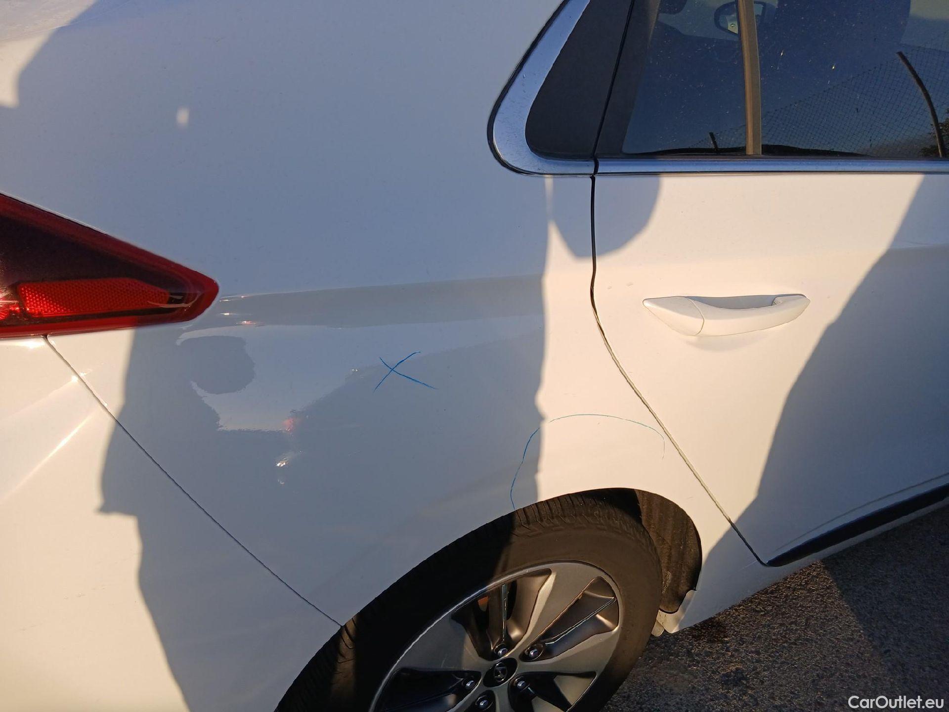  Hyundai   Ioniq HYUNDAI / 2016 / 5P / berlina con portón 1.6 GDI PHEV Tecno DCT #20