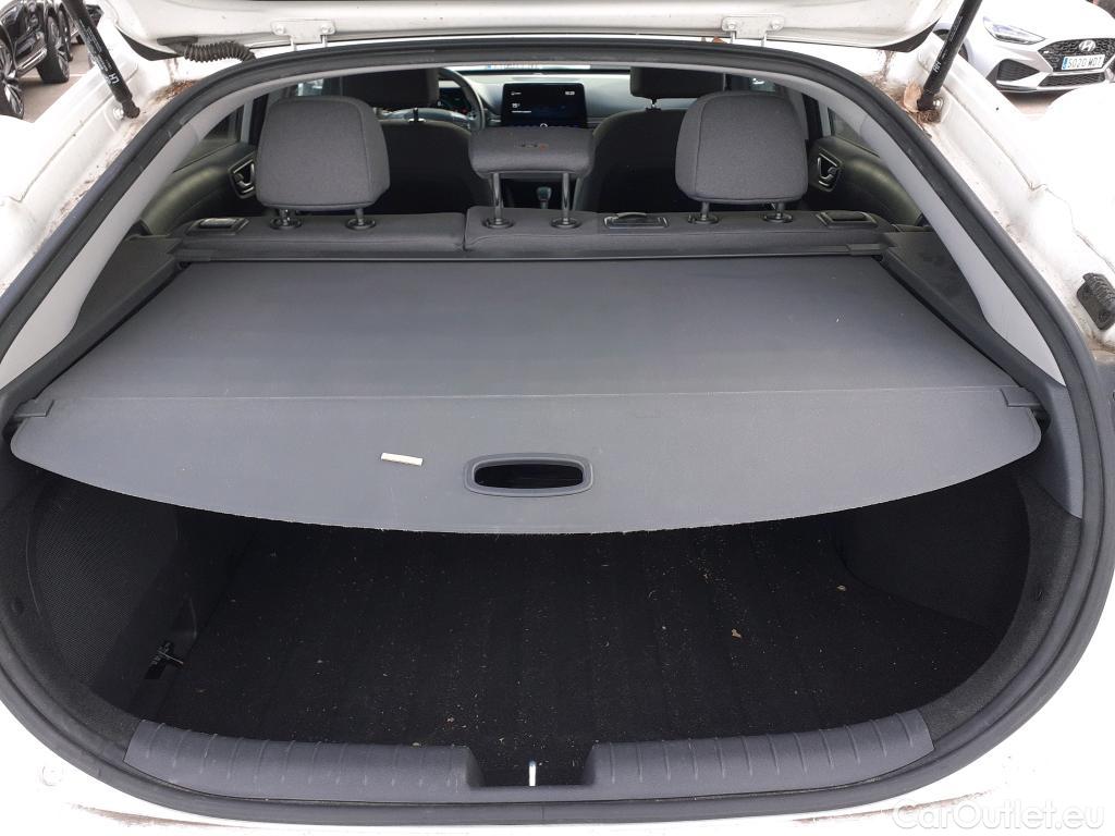 Hyundai   Ioniq HYUNDAI / 2019 / 5P / berlina con portón 1.6 GDI HEV Tecno DT #8