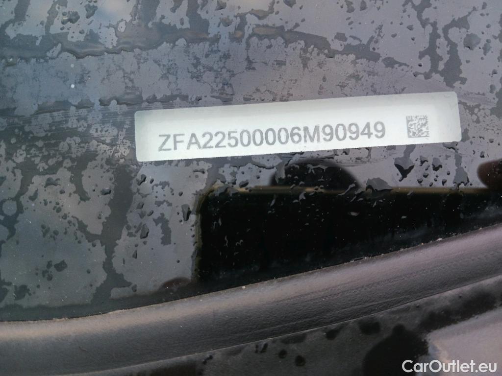 Fiat  Fiorino FIAT  / 2016 / 4P / furgón derivado de turismo Cargo Base N1 1.3 MJet 59 kW (80 CV) #17