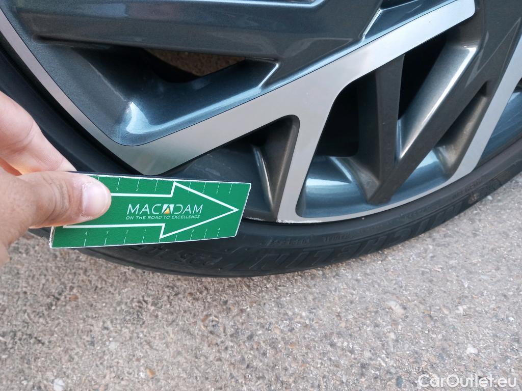 Hyundai  Konna HYUNDAI Kona / 2020 / 5P / todoterreno 1.6 GDI HEV Style Sky DCT #3