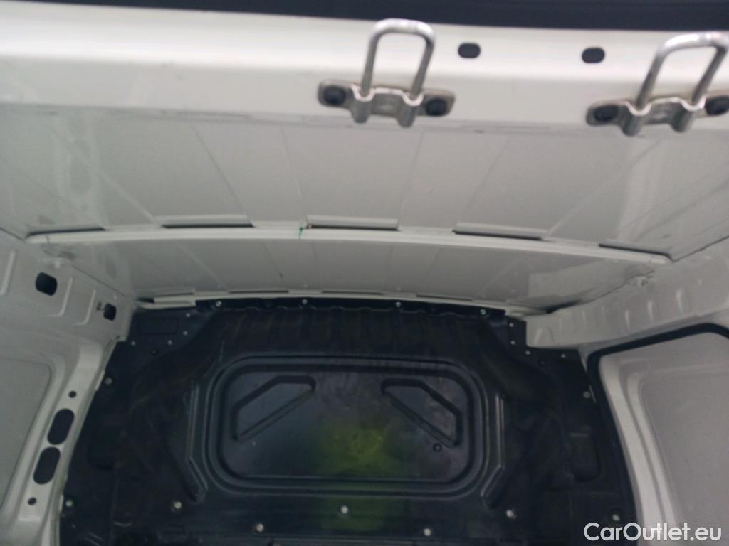 Fiat  Fiorino FIAT  / 2016 / 4P / furgón derivado de turismo Cargo Base N1 1.3 MJet 59 kW (80 CV) #26