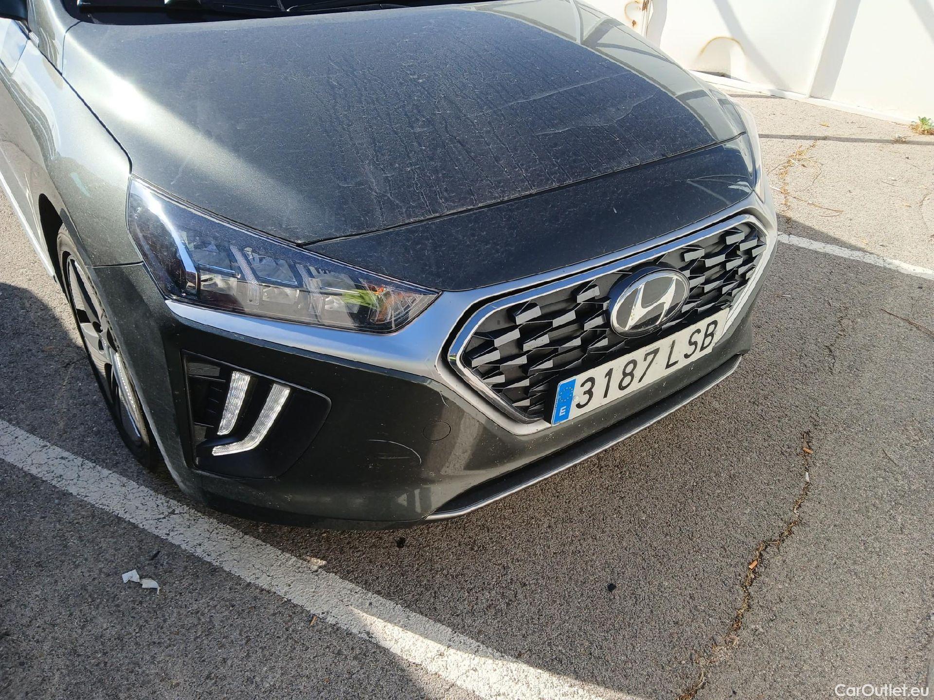 Hyundai   Ioniq HYUNDAI / 2019 / 5P / berlina con portón 1.6 GDI HEV Tecno DCT #11