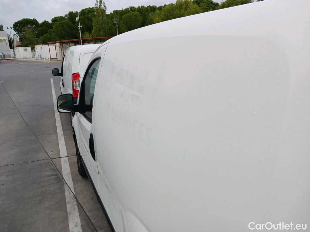 Fiat  Fiorino FIAT  / 2016 / 4P / furgón derivado de turismo Cargo Base N1 1.3 MJet 59 kW (80 CV) #13