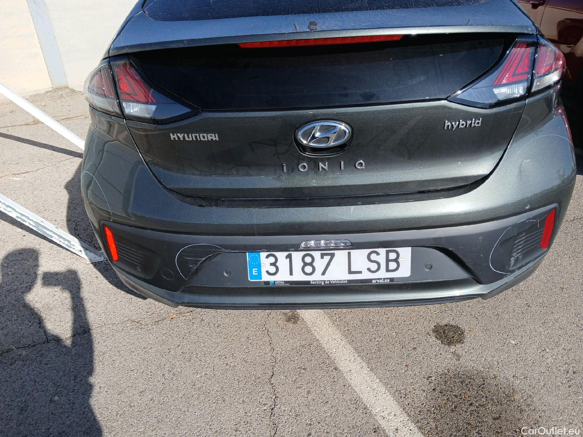 Hyundai   Ioniq HYUNDAI / 2019 / 5P / berlina con portón 1.6 GDI HEV Tecno DCT #22