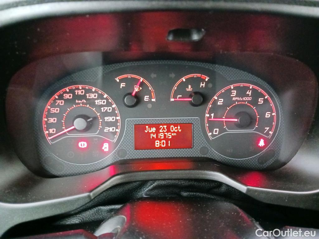 Fiat  Fiorino FIAT  / 2016 / 4P / furgón derivado de turismo Cargo Base N1 1.3 MJet 59 kW (80 CV) #4