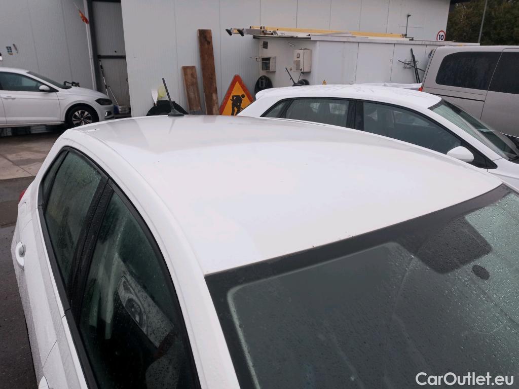 Volkswagen  Polo VOLKSWAGEN  / 2017 / 5P / berlina con portón Advance 1.0 TSI 70kW (95CV) #14