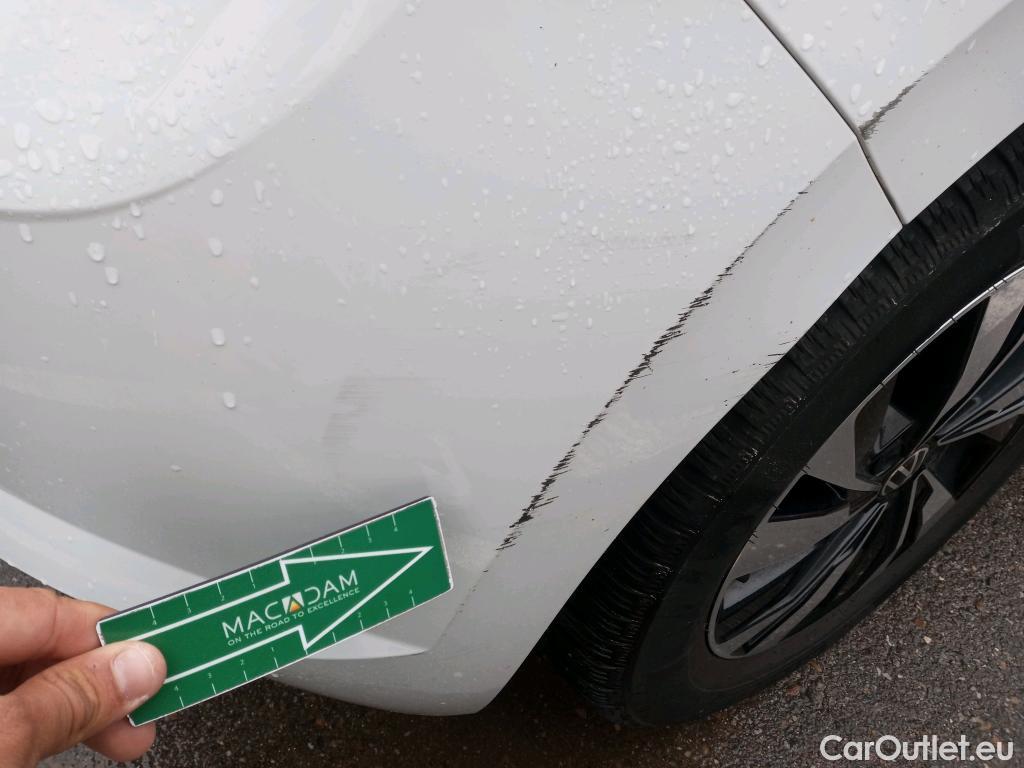 Volkswagen  Polo VOLKSWAGEN  / 2017 / 5P / berlina con portón Advance 1.0 TSI 70kW (95CV) #17