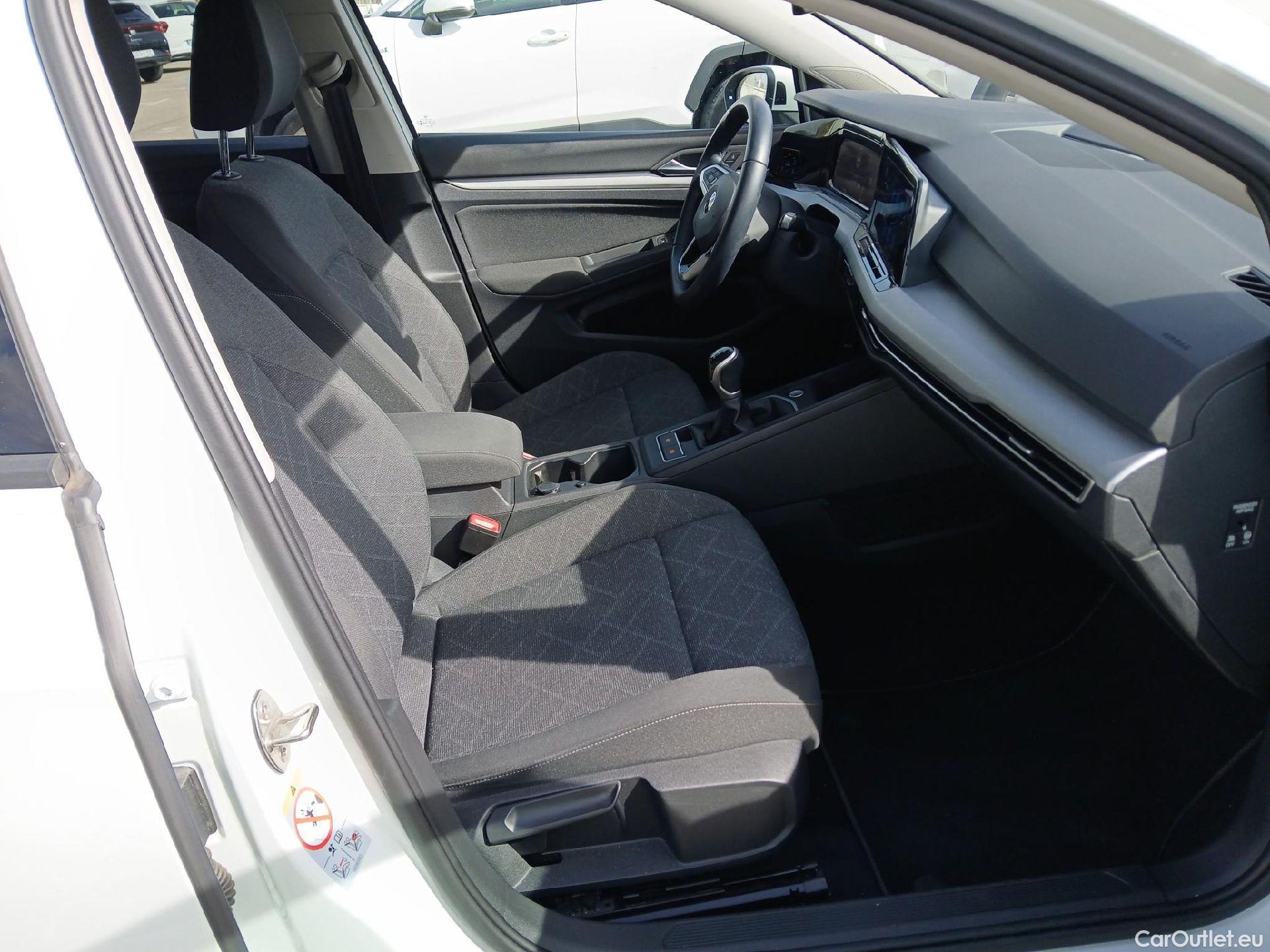 Volkswagen  Golf  VOLKSWAGEN / 2020 / 5P / berlina con portón Life 2.0 TDI 85kW (115CV) #6