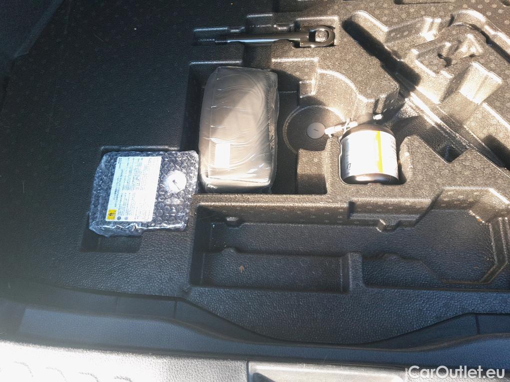 Toyota  C-HR TOYOTA  / 2019 / 5P / todoterreno 1.8 125H Advance #10