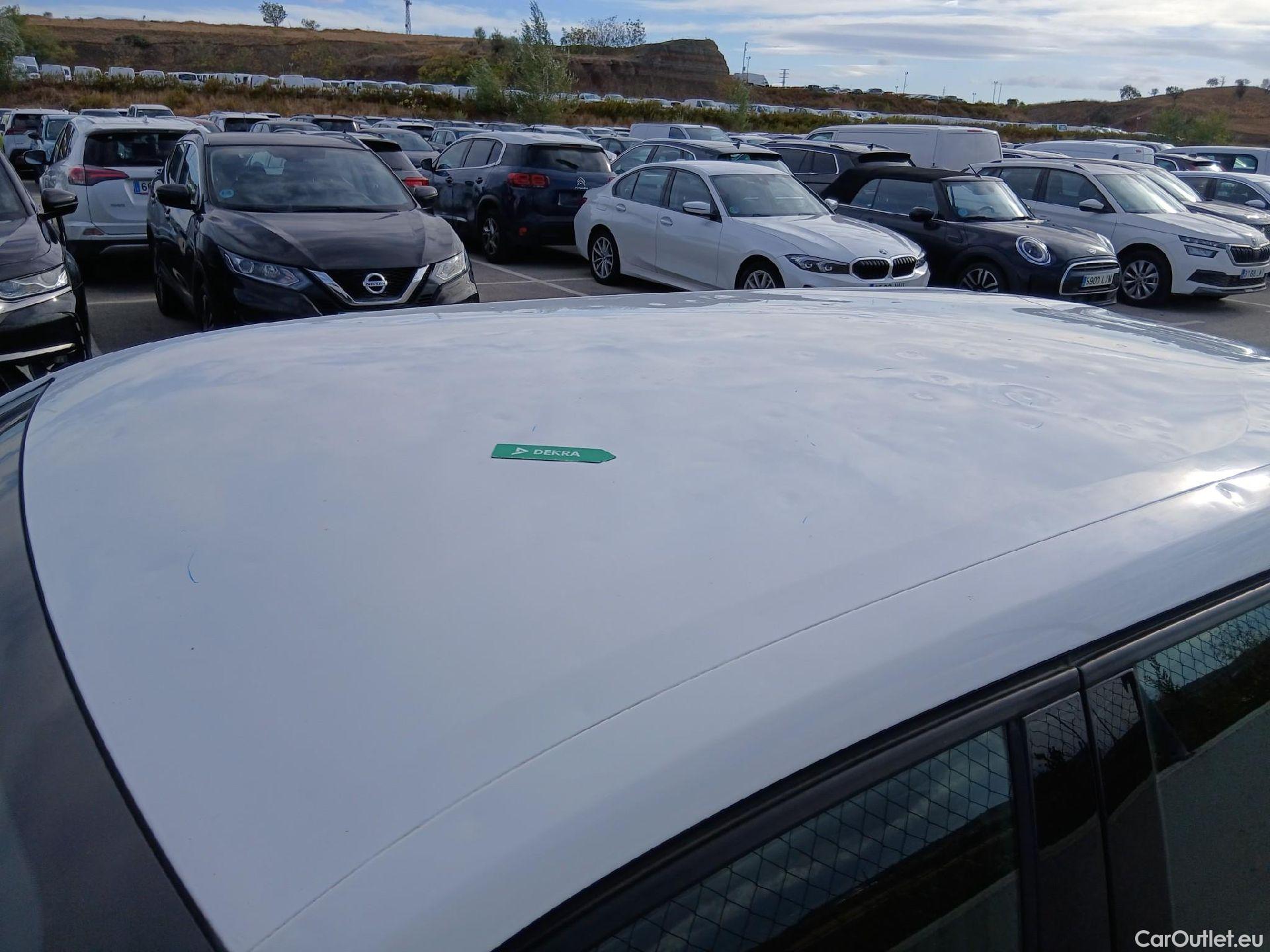  Peugeot  2008 PEUGEOT  / 2019 / 5P / todoterreno Active Puretech 100 S&S BVM6 #4