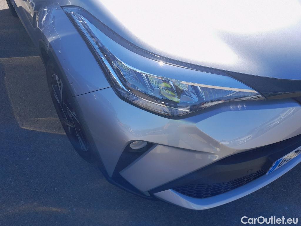 Toyota  C-HR TOYOTA  / 2019 / 5P / todoterreno 1.8 125H Advance #18