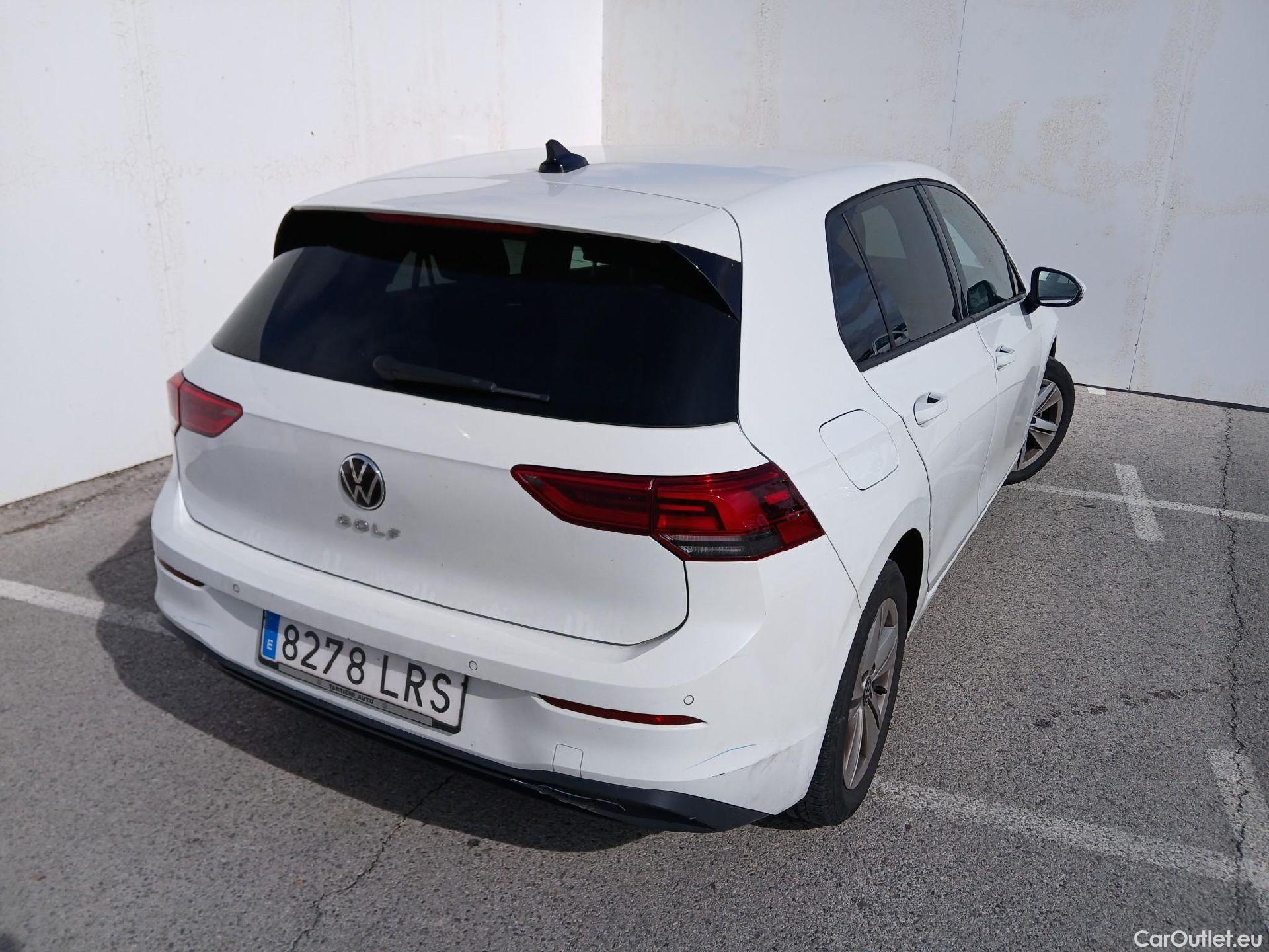 Volkswagen  Golf  VOLKSWAGEN / 2020 / 5P / berlina con portón Life 2.0 TDI 85kW (115CV) #2