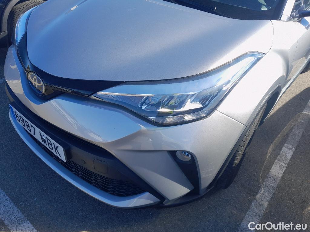 Toyota  C-HR TOYOTA  / 2019 / 5P / todoterreno 1.8 125H Advance #17