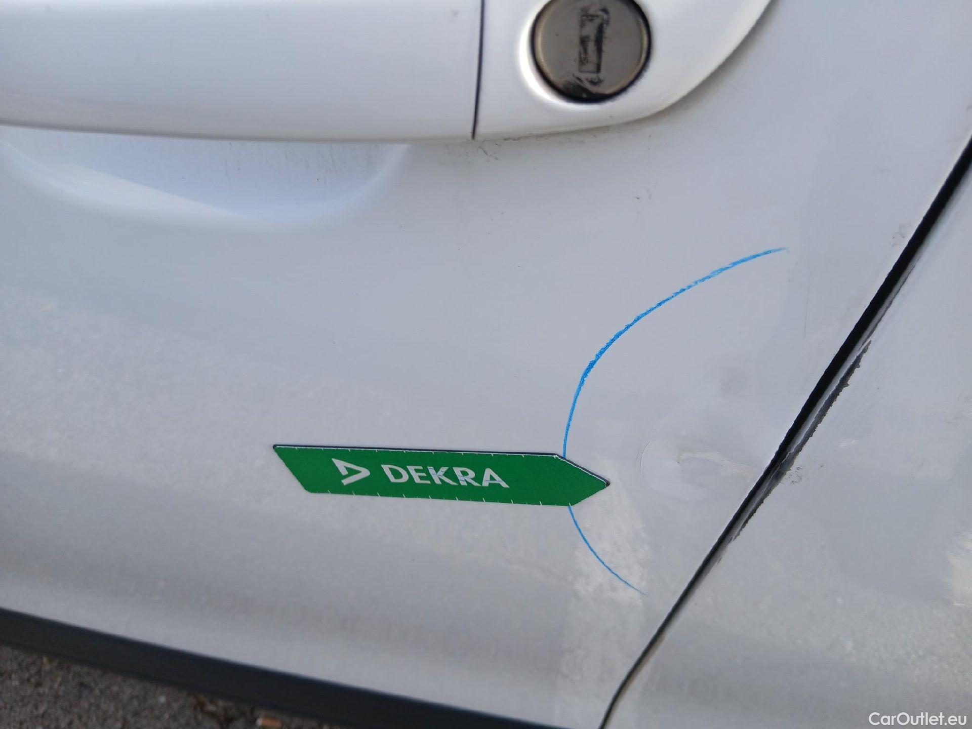  Peugeot  2008 PEUGEOT  / 2019 / 5P / todoterreno Active Puretech 100 S&S BVM6 #13
