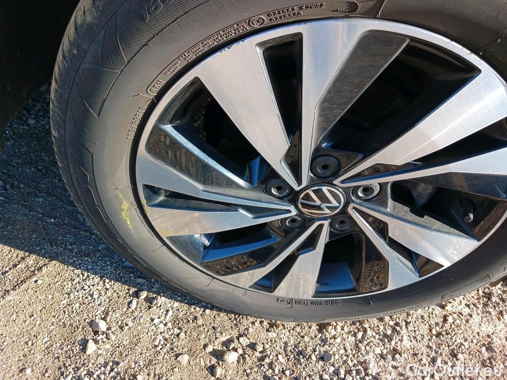 Volkswagen  Polo VOLKSWAGEN  / 2017 / 5P / berlina con portón Advance 1.0 TSI 70kW (95CV) #36