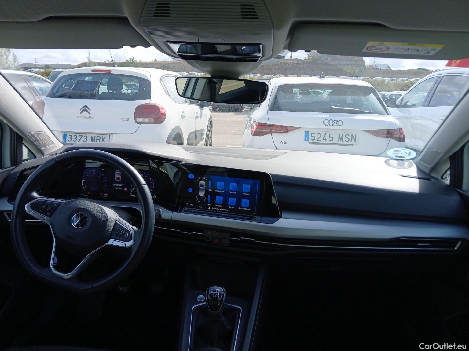 Volkswagen  Golf  VOLKSWAGEN / 2020 / 5P / berlina con portón Life 2.0 TDI 85kW (115CV) #3